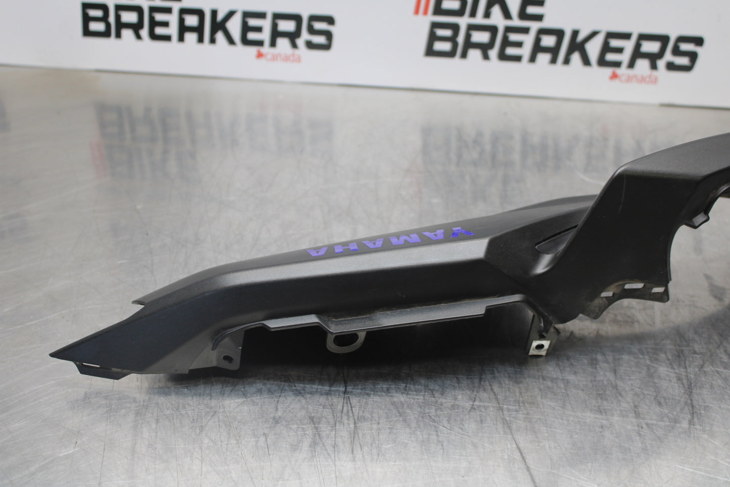 14-17 YAMAHA FZ07 RIGHT REAR BACK TAIL FAIRING COWL SHROUD BB162