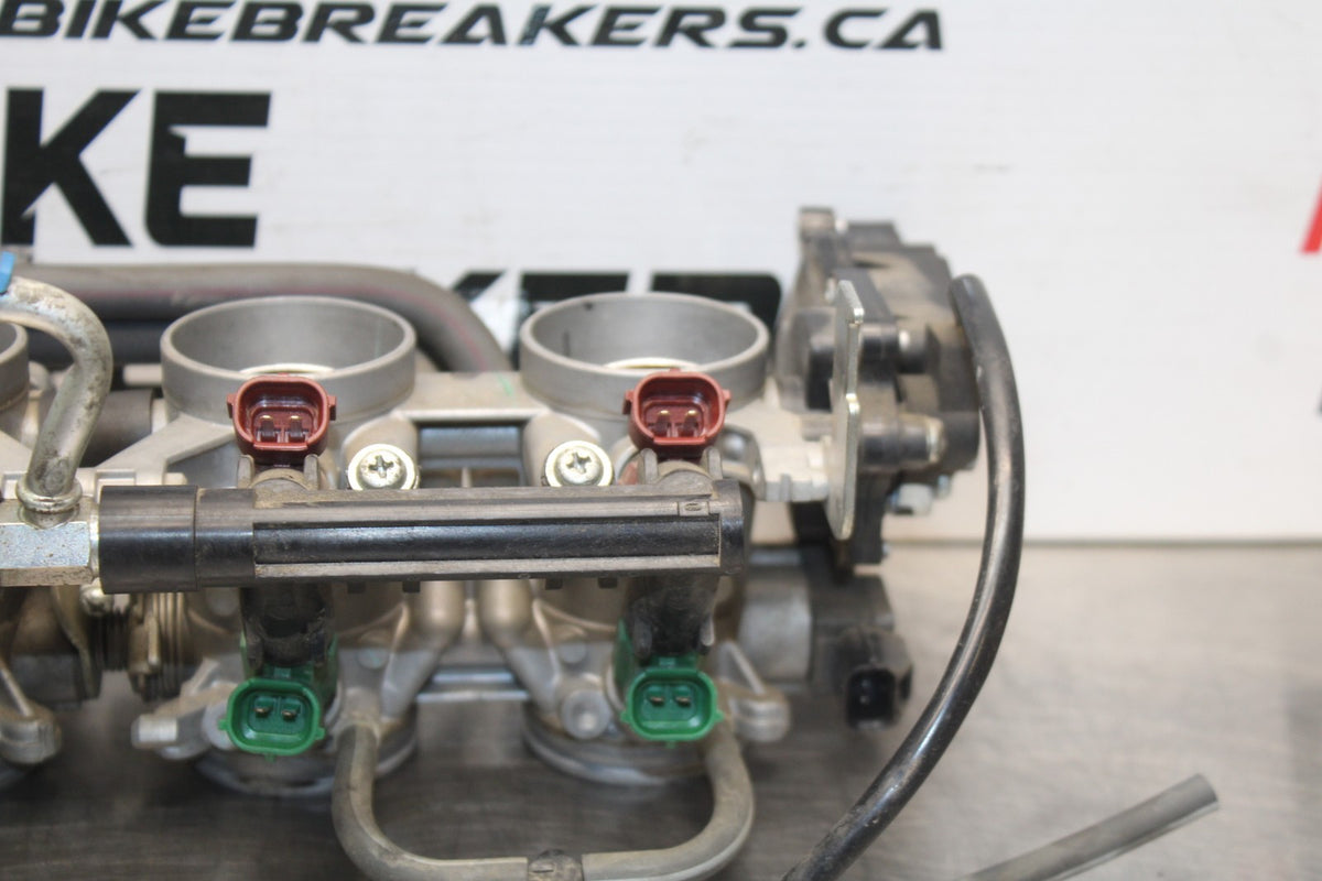 08-10 SUZUKI GSXR 600 MAIN FUEL INJECTORS / THROTTLE BODIES BB803