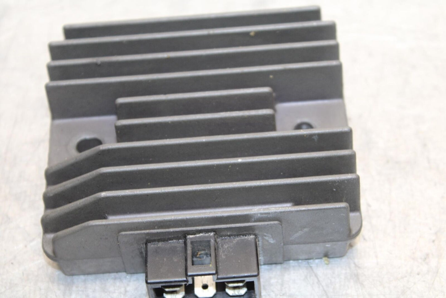 05 YAMAHA YZF R6S RECTIFIER VOLTAGE REGULATOR BB95