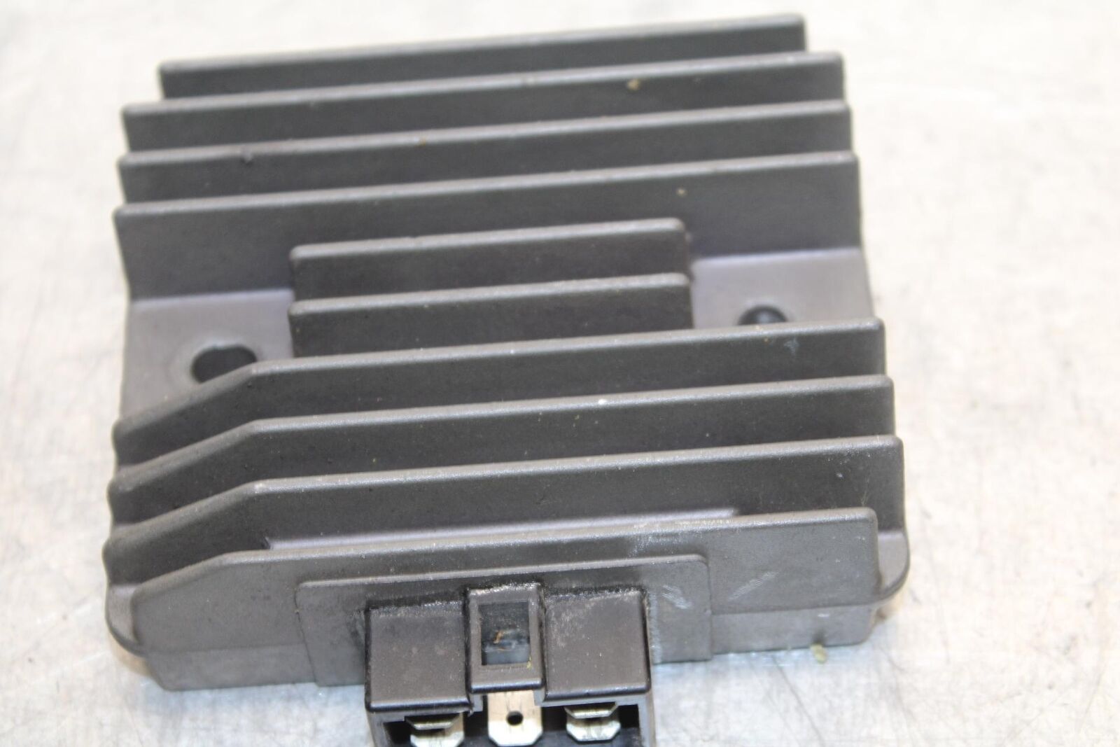 05 YAMAHA YZF R6S RECTIFIER VOLTAGE REGULATOR BB95