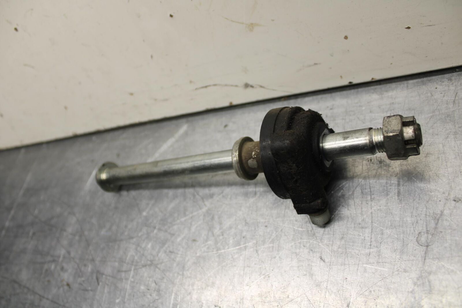 08-12 KAWASAKI NINJA 250R EX250J FRONT WHEEL RIM AXLE PIVOT BOLT BB612