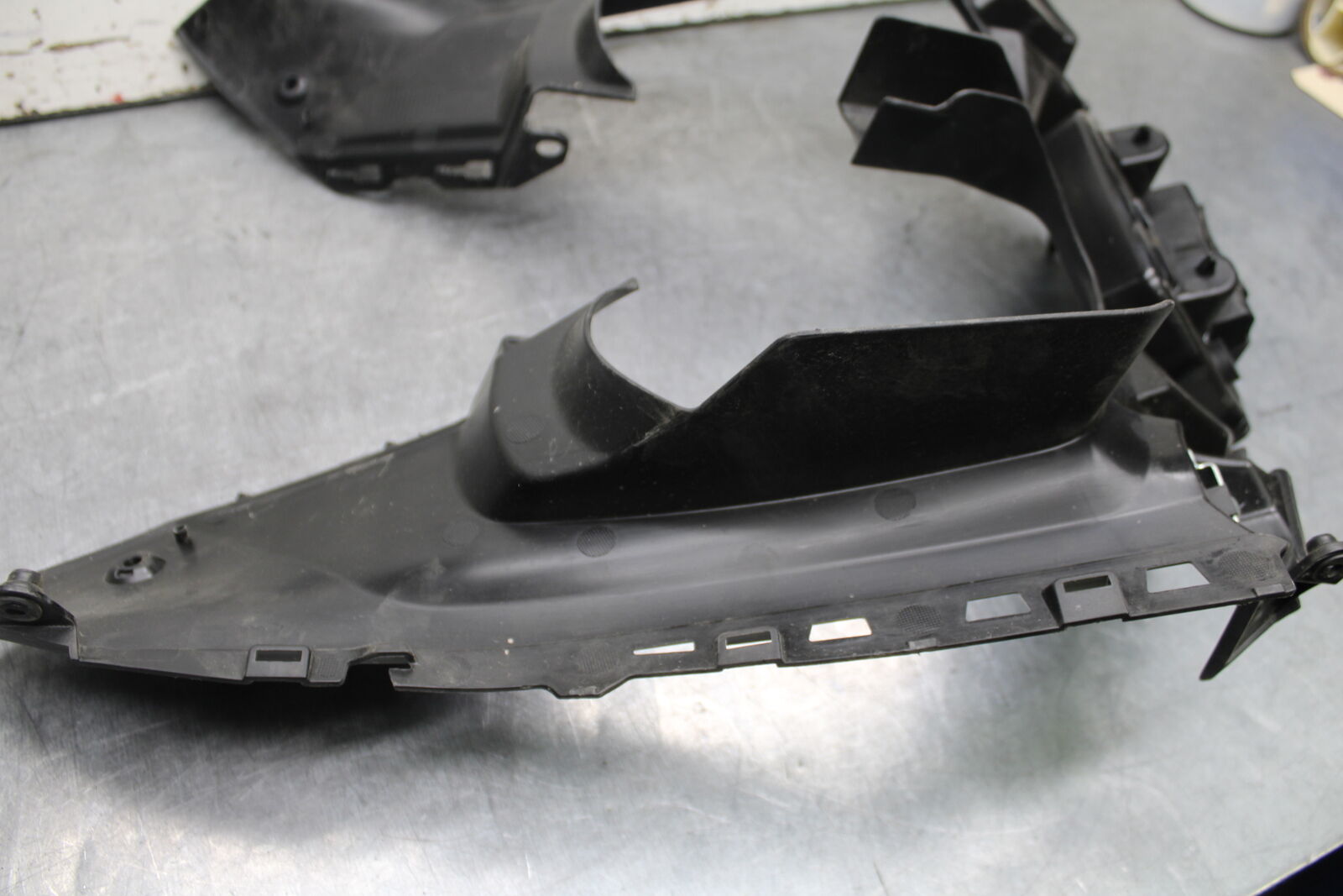 18-24 KAWASAKI NINJA 650 FRONT CENTER GAUGE COWL FAIRING BB725