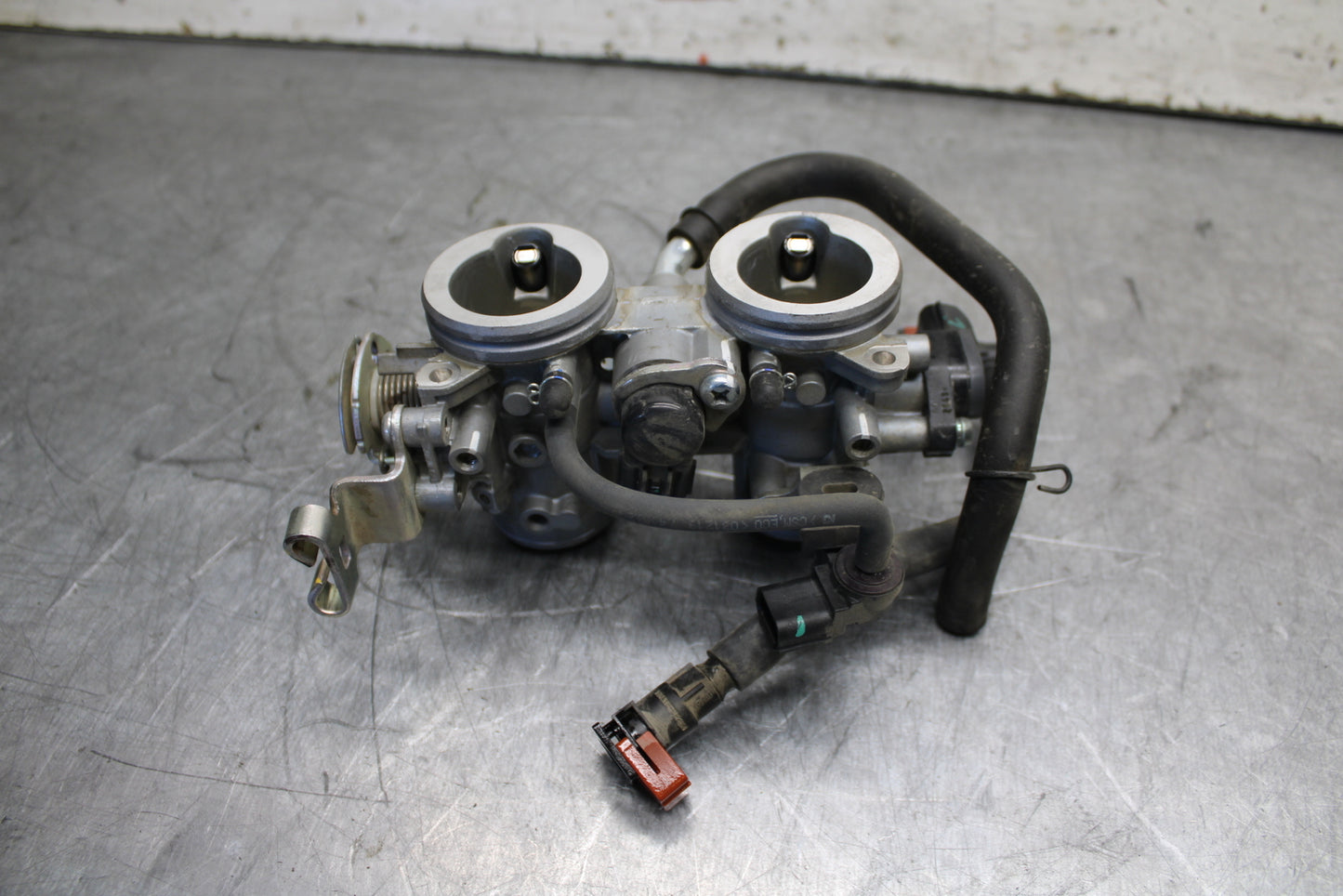 19-22 KAWASAKI Z400 MAIN FUEL INJECTORS / THROTTLE BODIES BB708