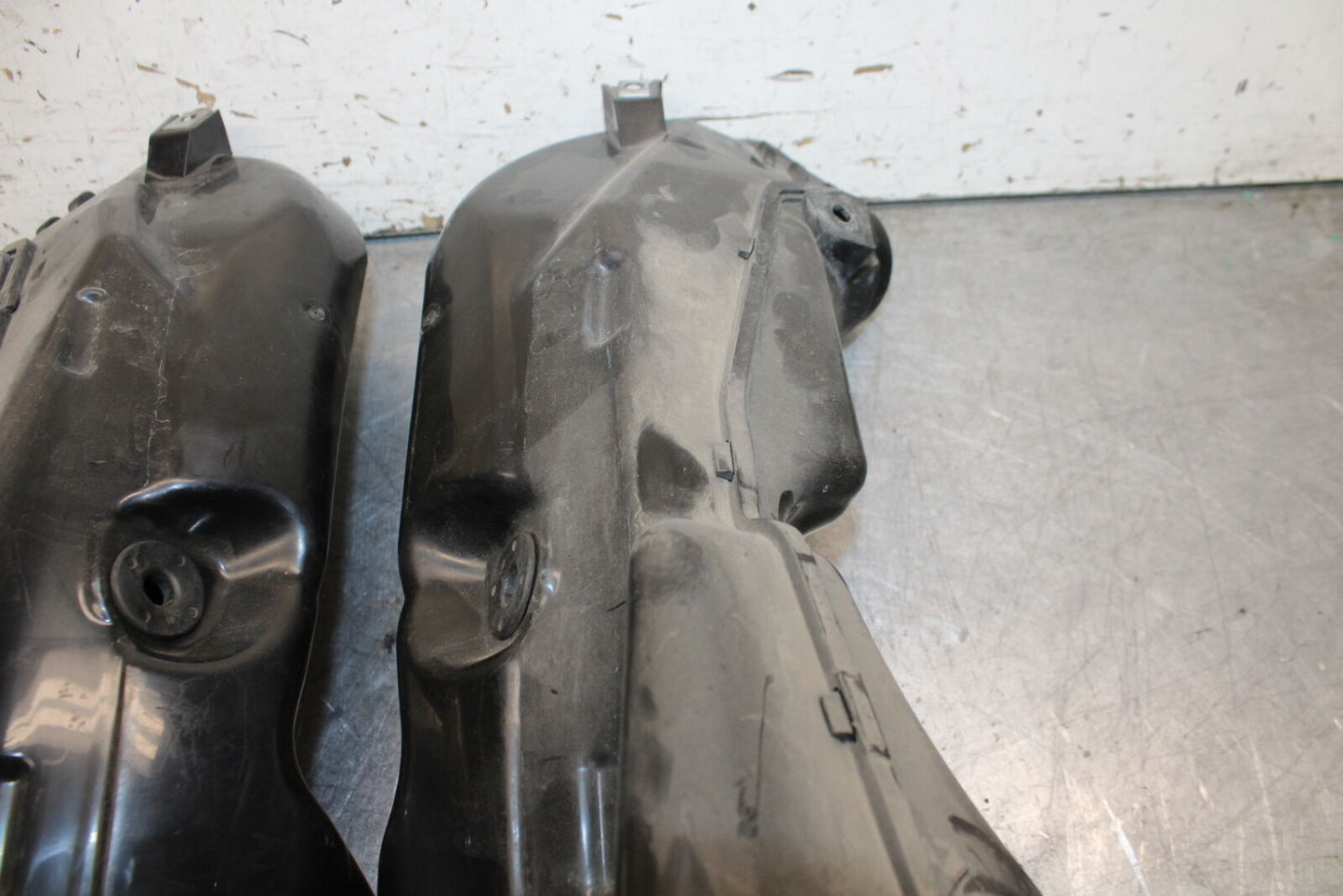 08-09 SUZUKI GSXR600 RIGHT LEFT AIR INTAKE DUCTS BB728