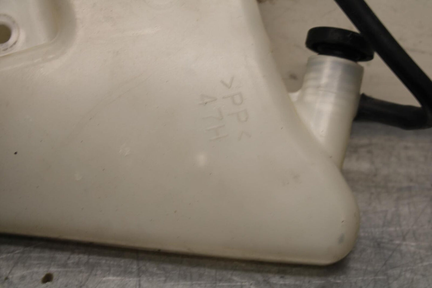 2011 Suzuki GSXR1000 COOLANT WATER TANK RESERVOIR BOTTLE 17910-47H00 BB96