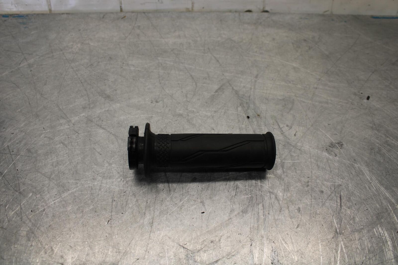 17-18 YAMAHA YZF R3 THROTTLE CABLE LINE HOUSING GUIDE BB438