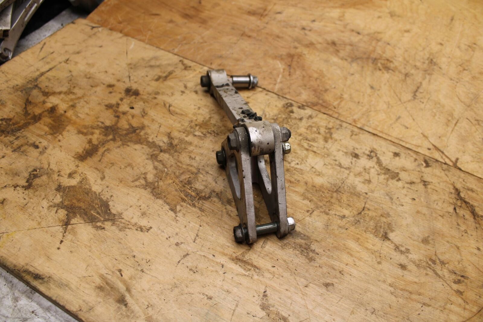07-08 YAMAHA YZF R1 REAR DOGBONE SHOCK LINKAGE LINK BB333