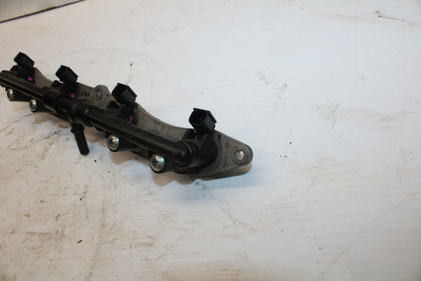 09-12 KAWASAKI NINJA ZX6R SECONDARY FUEL INJECTORS TOP AIRBOX GAS RAIL BB272