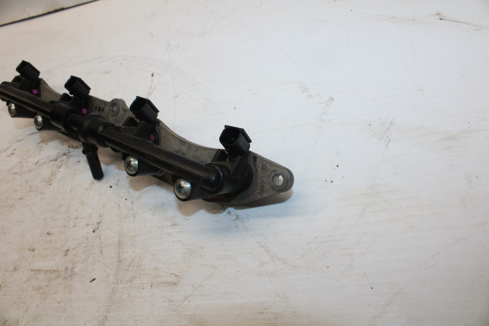 09-12 KAWASAKI NINJA ZX6R SECONDARY FUEL INJECTORS TOP AIRBOX GAS RAIL BB272