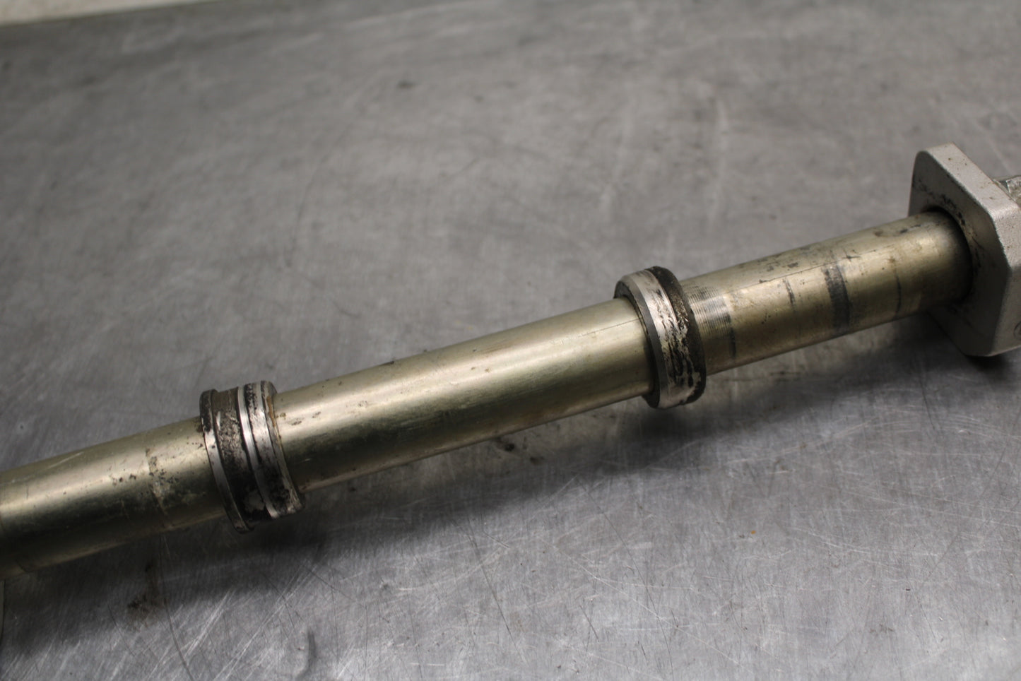 13-16 SUZUKI BANDIT 1250S ABS REAR AXLE BACK WHEEL RIM PIVOT BOLT AXEL BB134