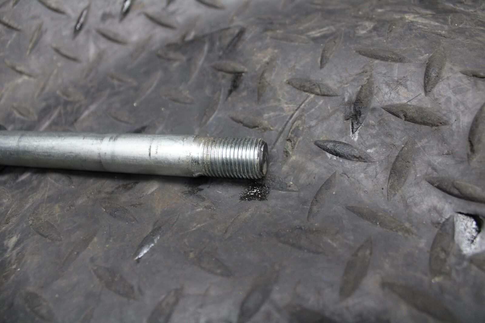 16-18 HONDA CBR500R FRONT WHEEL RIM AXLE PIVOT BOLT BB231