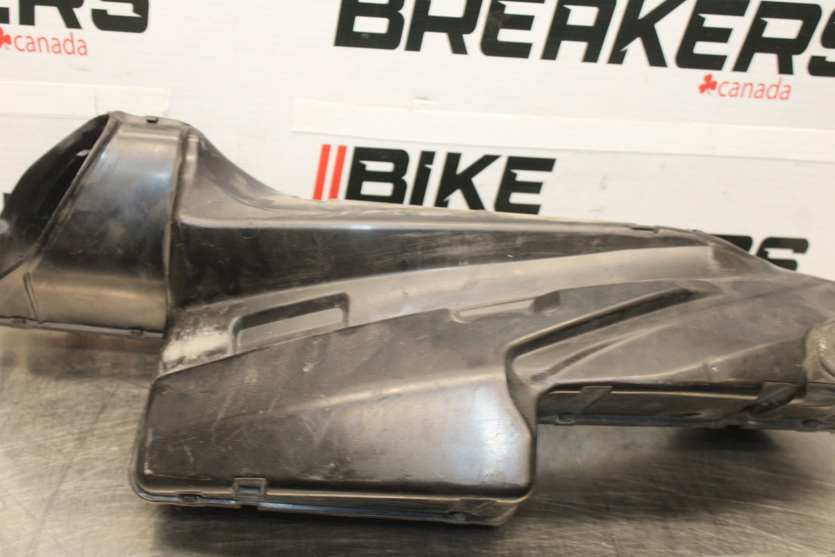 06-07 SUZUKI GSXR 600 RIGHT LEFT AIR INTAKE DUCTS BB880