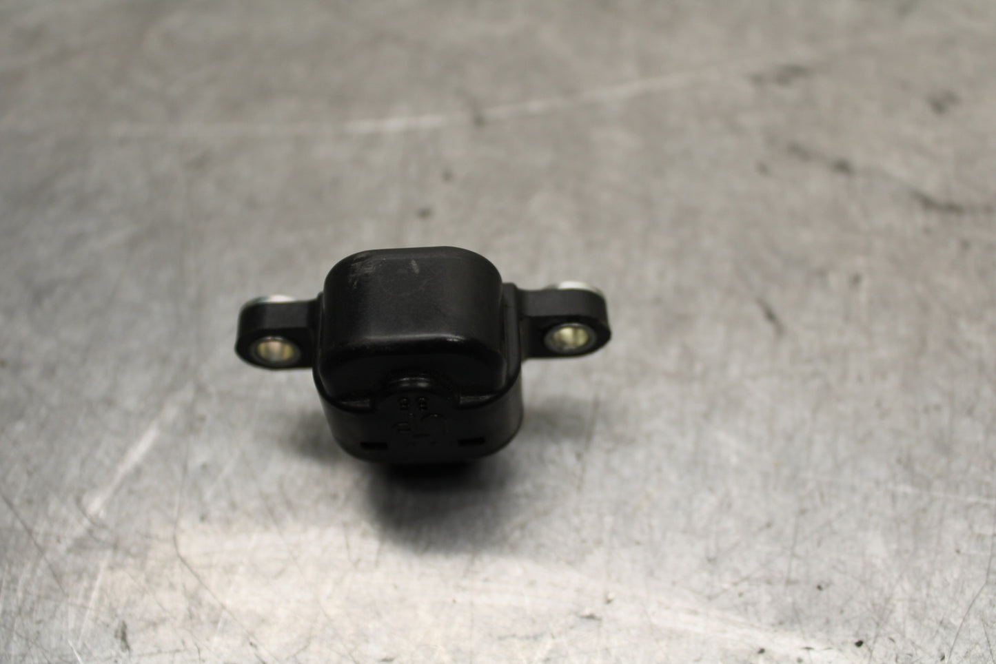 16 KAWASAKI NINJA ZX10R TIP OVER ANGLE CRASH SENSOR SWITCH  21176-0026 BB650