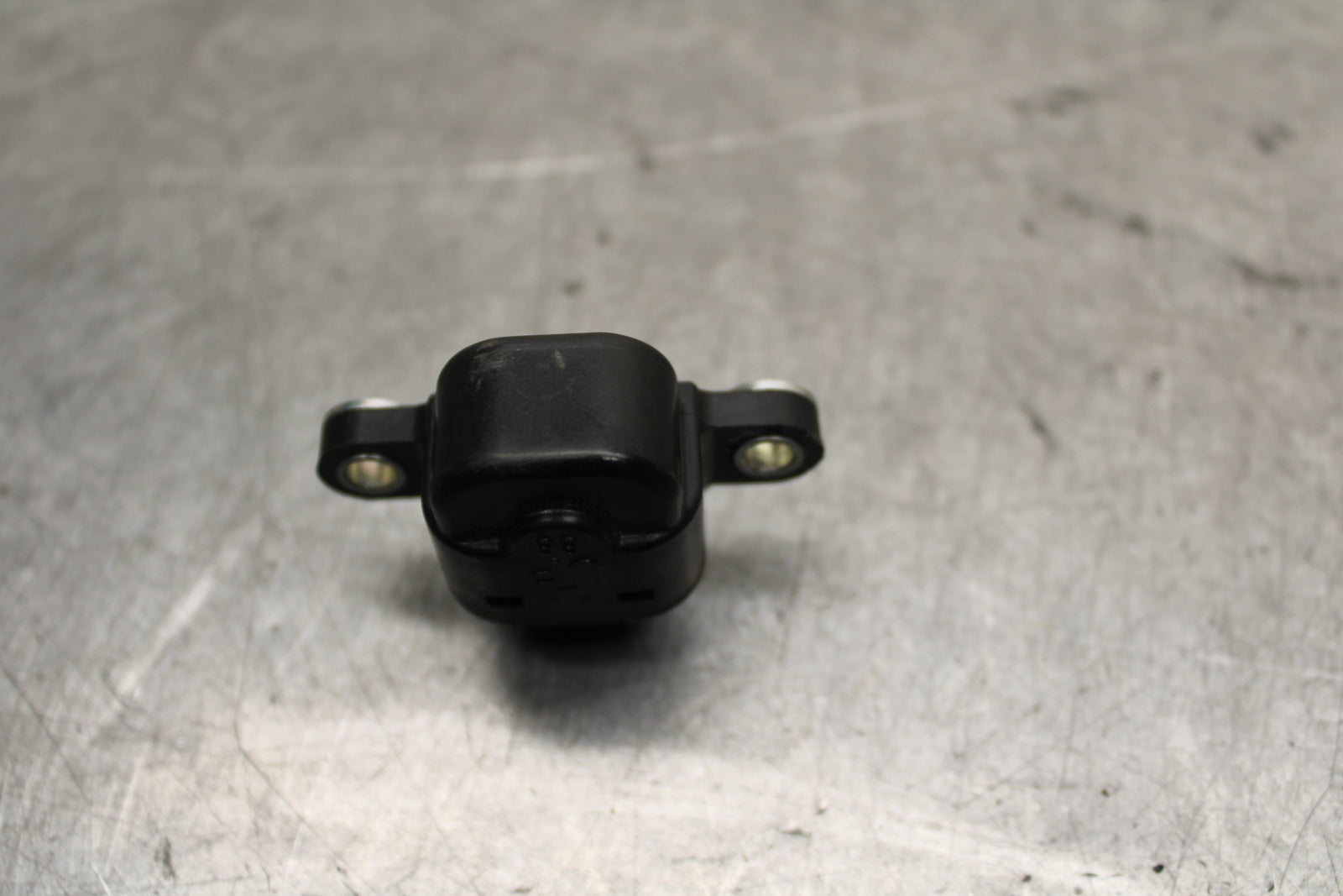 16 KAWASAKI NINJA ZX10R TIP OVER ANGLE CRASH SENSOR SWITCH  21176-0026 BB650