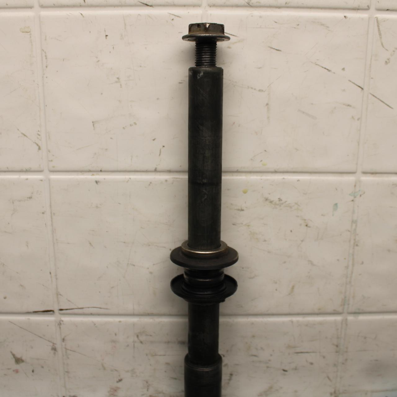 05 YAMAHA YZF R6S FRONT WHEEL RIM AXLE PIVOT BOLT BB600