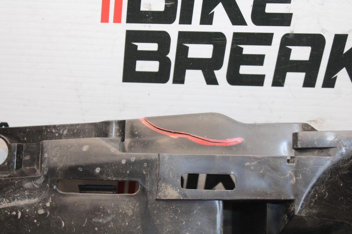 06-07 SUZUKI GSXR 600 REAR BACK TAIL UNDERTAIL BATTERY TRAY PLASTIC BB822