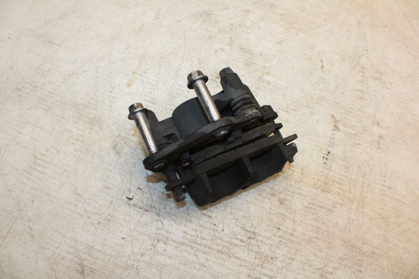 06-21 KAWASAKI VULCAN 900 LEFT FRONT BRAKE CALIPER BB363