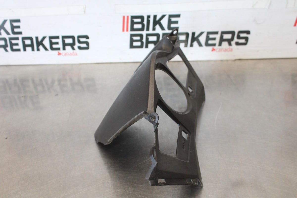 06-07 HONDA INTERCEPTOR 800 VFR800 SPEEDO CLUSTER GAUGE CLUSTER TRIM BB917