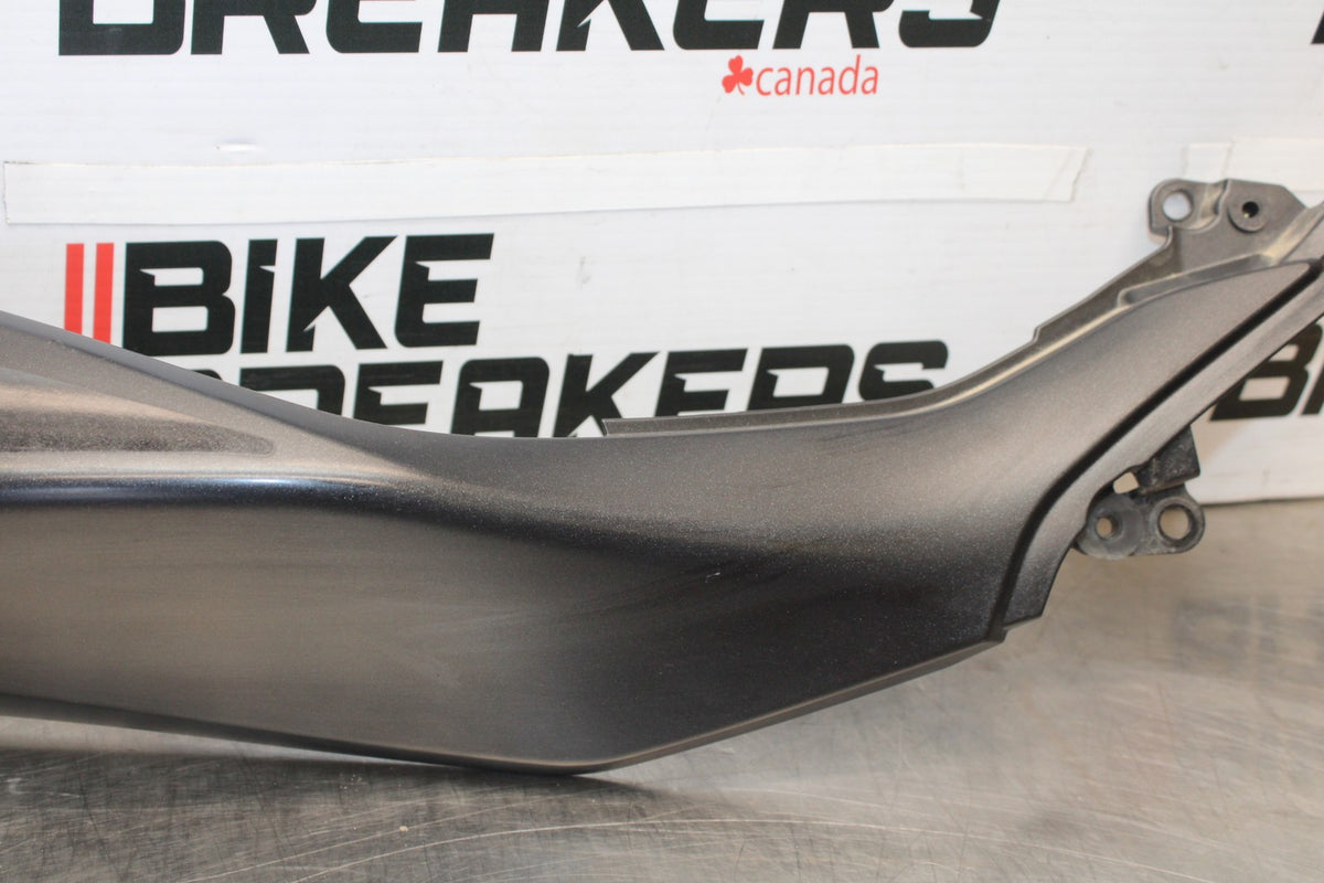 24-25 KAWASAKI NINJA 500 ABS RIGHT REAR BACK TAIL FAIRING COWL SHROUD BB899
