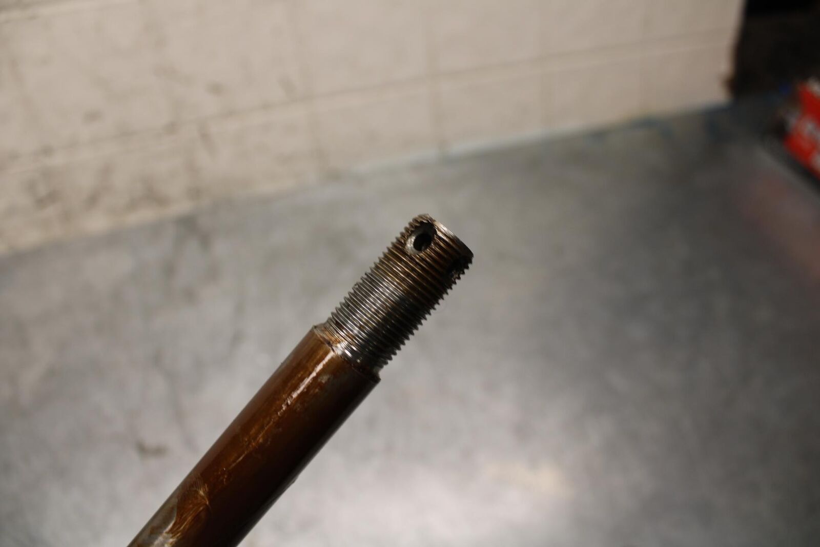 1977 Yamaha XS750 REAR AXLE BACK WHEEL RIM PIVOT BOLT AXEL 1J7-25381-00-00 BB554