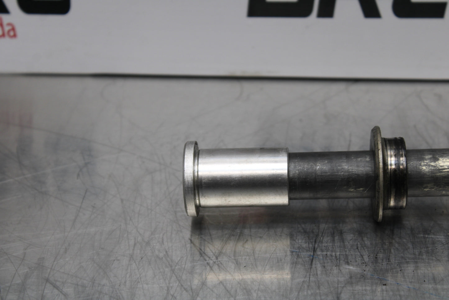 04-05 KAWASAKI NINJA ZX10R FRONT WHEEL RIM AXLE PIVOT BOLT BB163