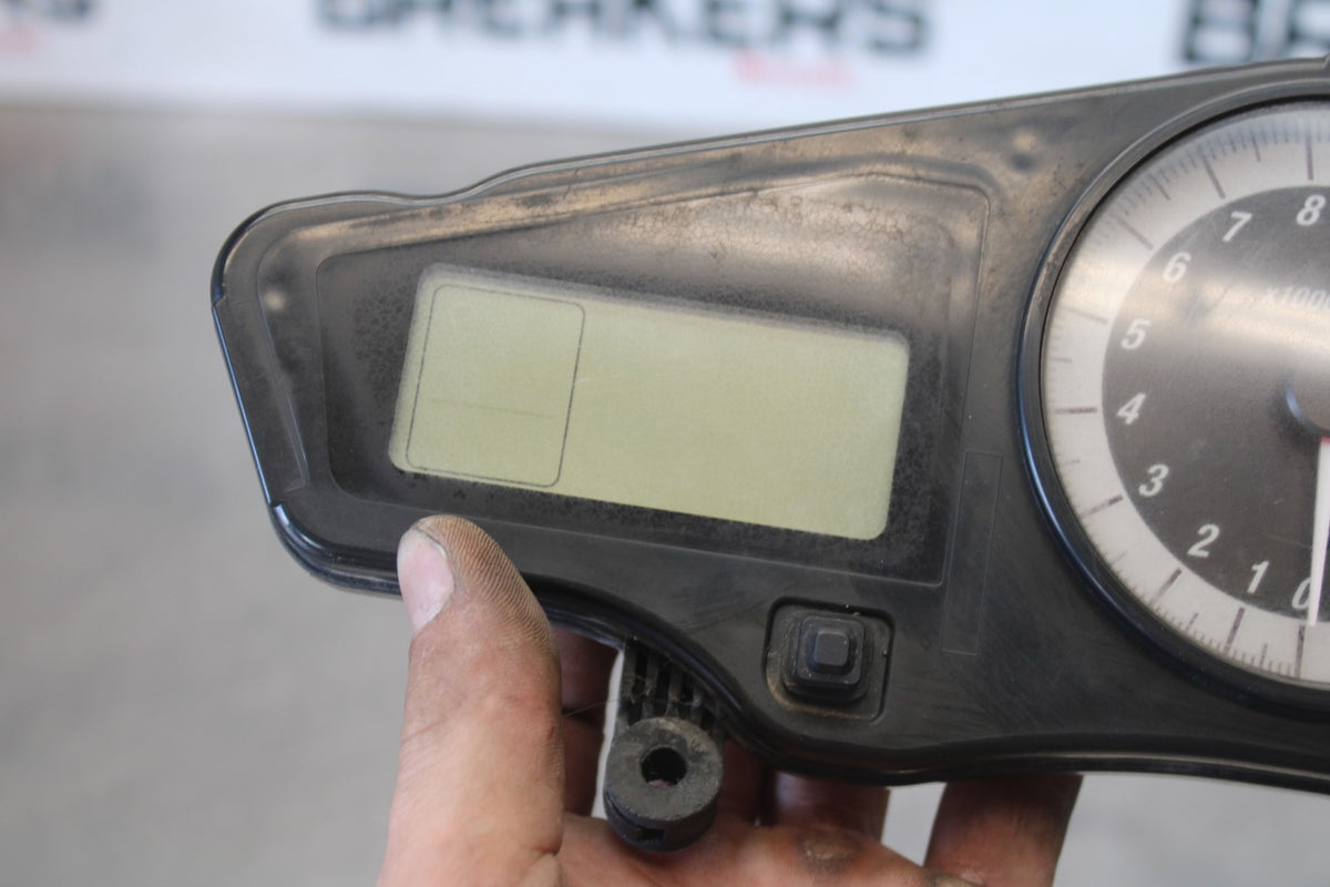 06-07 HONDA INTERCEPTOR 800 VFR800 SPEEDO TACH GAUGES DISPLAY CLUSTER BB917