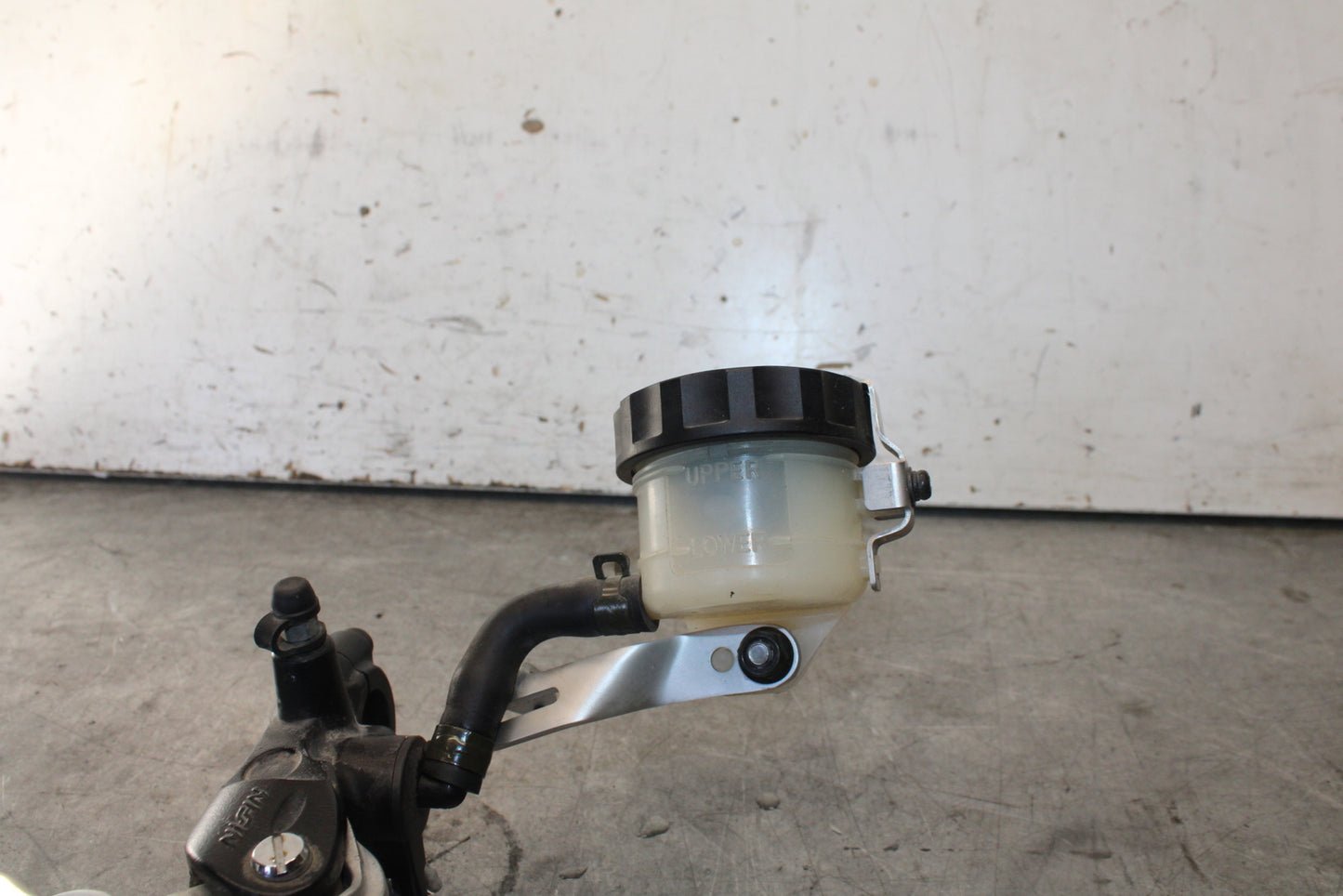 07-08 TRIUMPH DAYTONA 675 FRONT BRAKE MASTER CYLINDER w/ LEVER T2025700 BB685