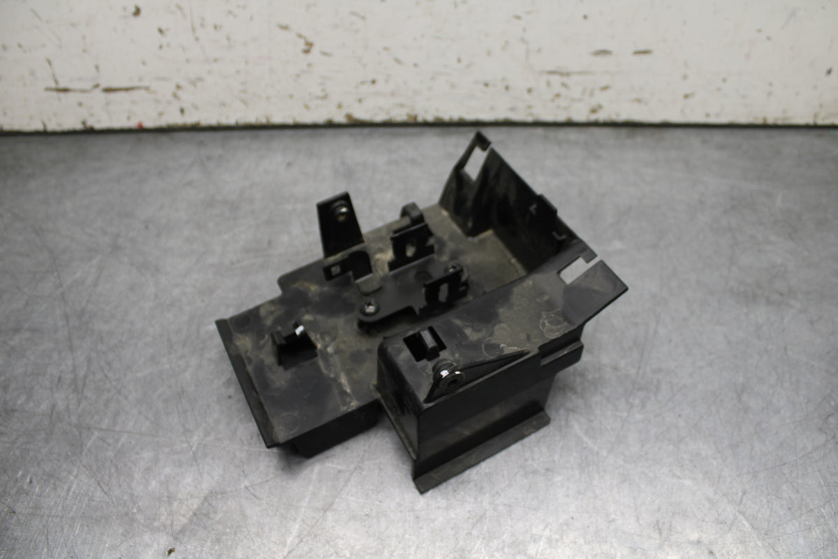 24 KAWASAKI NINJA 500 ABS ECU COVER / RELAY MOUNT BB730