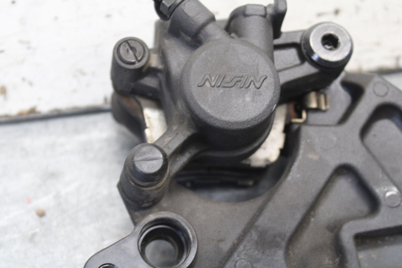 13-18 KAWASAKI NINJA ZX6R REAR BACK BRAKE CALIPER W MOUNT BRACKET BB682