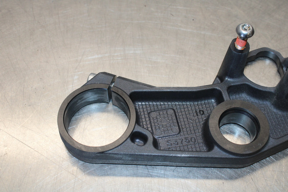 18 SUZUKI GSXR750 FORKS UPPER TRIPLE TREE CLAMP BB891