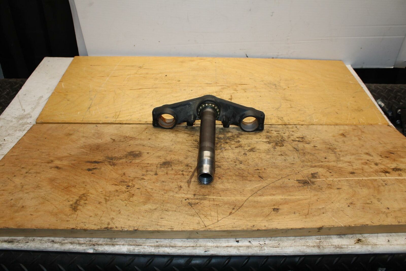 09-10 KAWASAKI ER-6N FRONT FORKS CLAMP LOWER TRIPLE TREE STEM 44037-0106 BB325