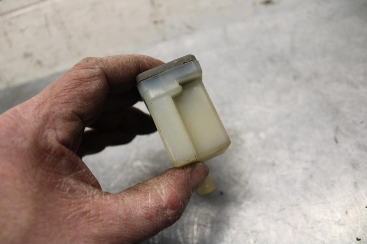 1997 Suzuki GSXR750 REAR BRAKE MASTER FLUID RESERVOIR TANK BOTTLE BB39