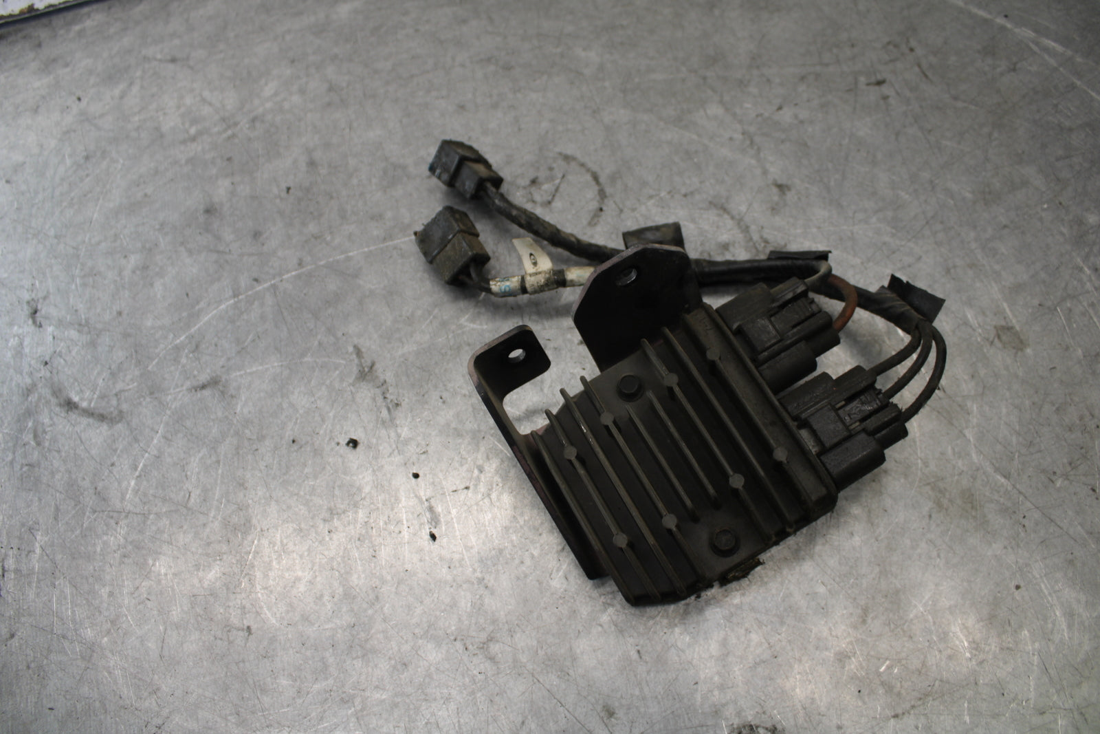 07-08 TRIUMPH DAYTONA 675 RECTIFIER VOLTAGE REGULATOR BB685