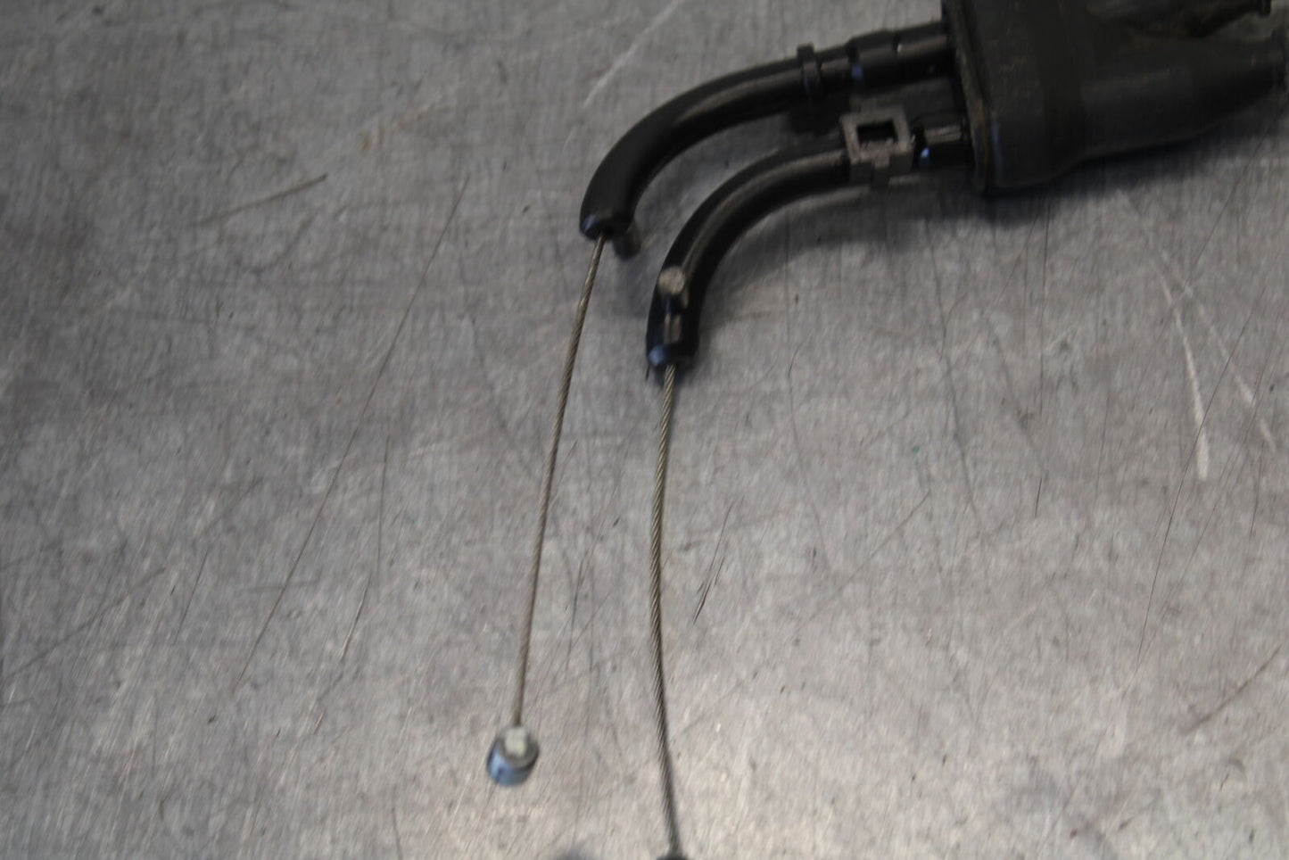 09-14 YAMAHA YZF R1 THROTTLE CABLES LINES 14B-26302-01-00 BB696