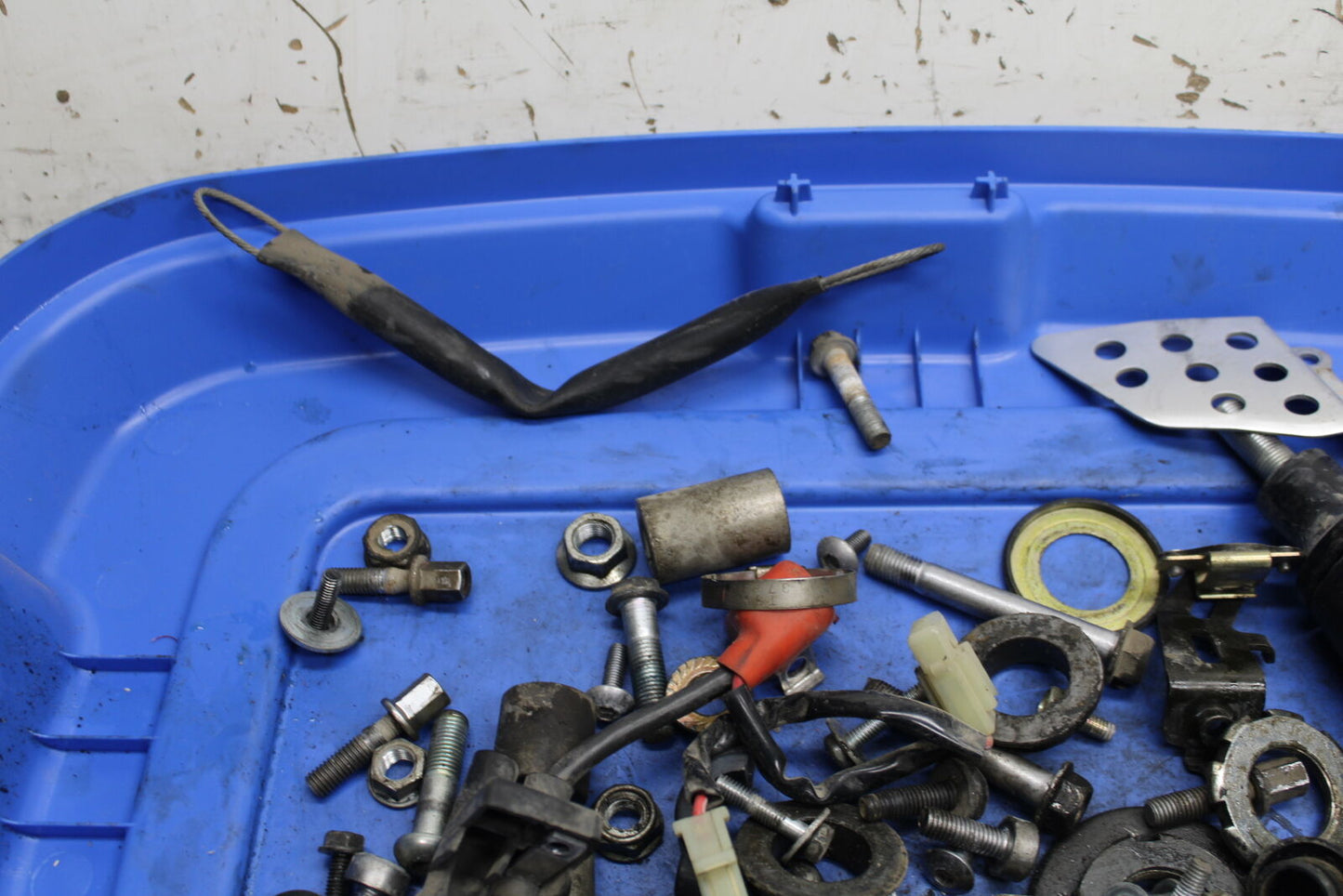05-06 HONDA CBR600RR MOUNTING BOLTS HARDWARE MOTOR SCREWS BB739
