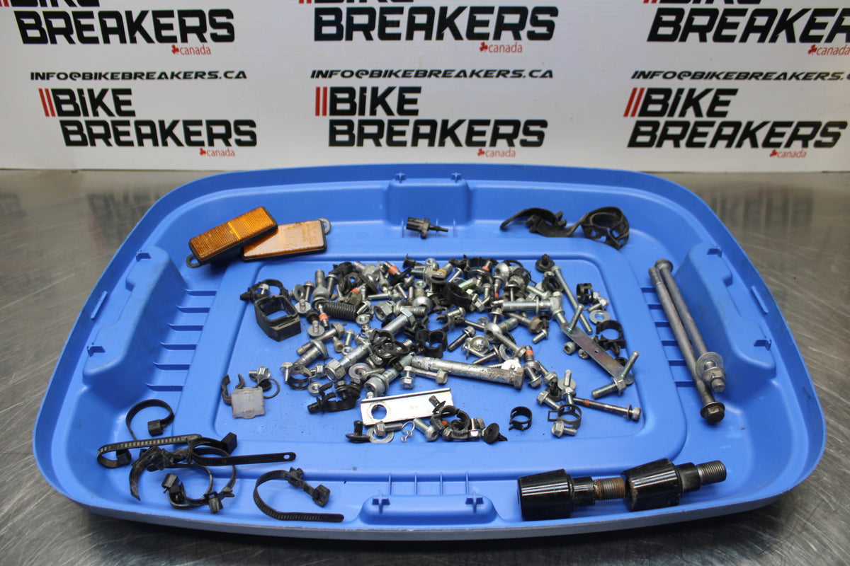 09-15 YAMAHA FZ6R ENGINE MOUNTING BOLTS HARDWARE MOTOR SCREWS BB161