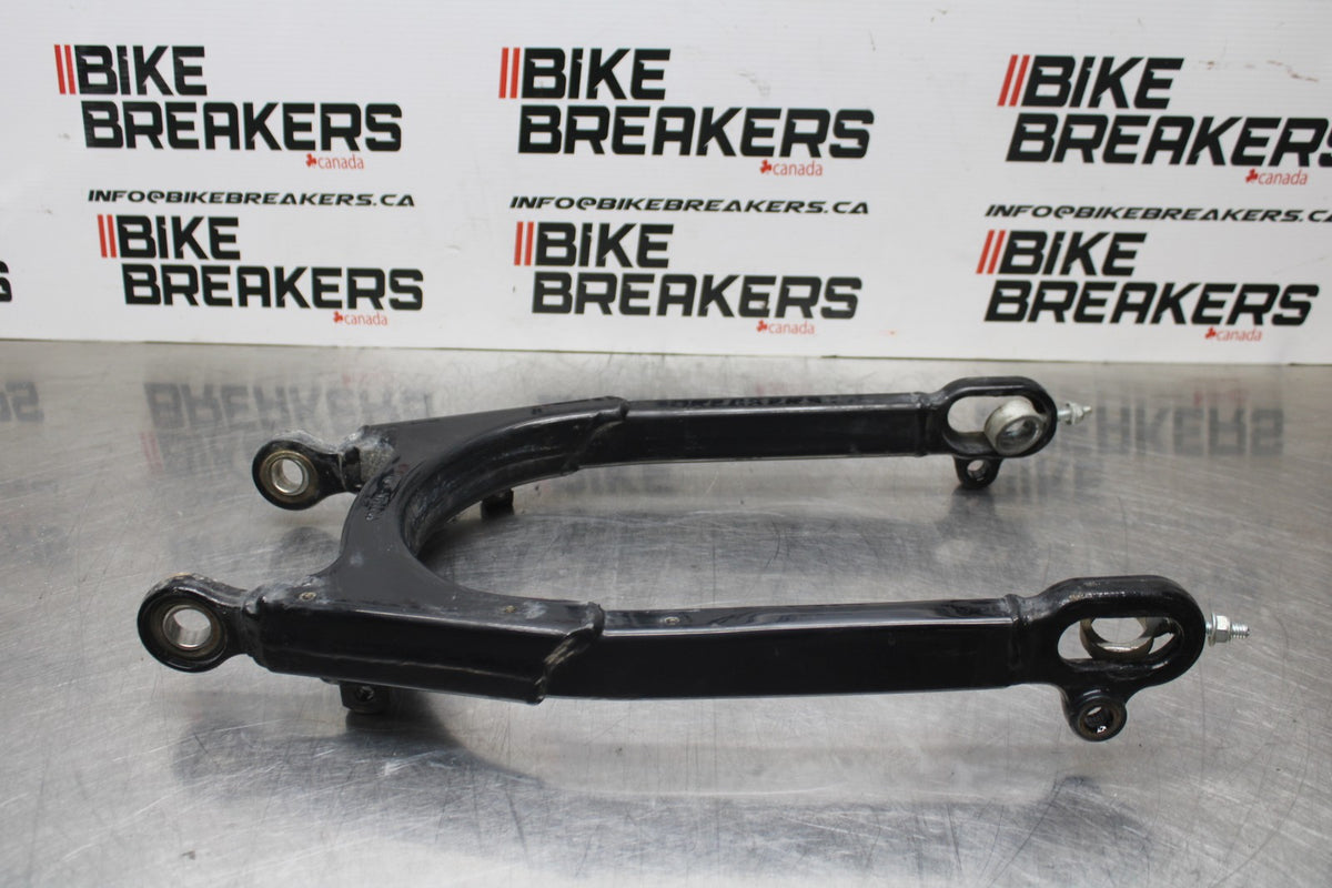 09 HARLEY-DAVIDSON SPORTSTER 1200 CUSTOM XL1200C SWINGARM SUSPENSION ARM BB776