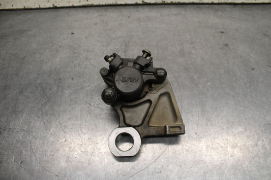 06-07 YAMAHA YZF R6 REAR BACK BRAKE CALIPER W MOUNT BRACKET BB742