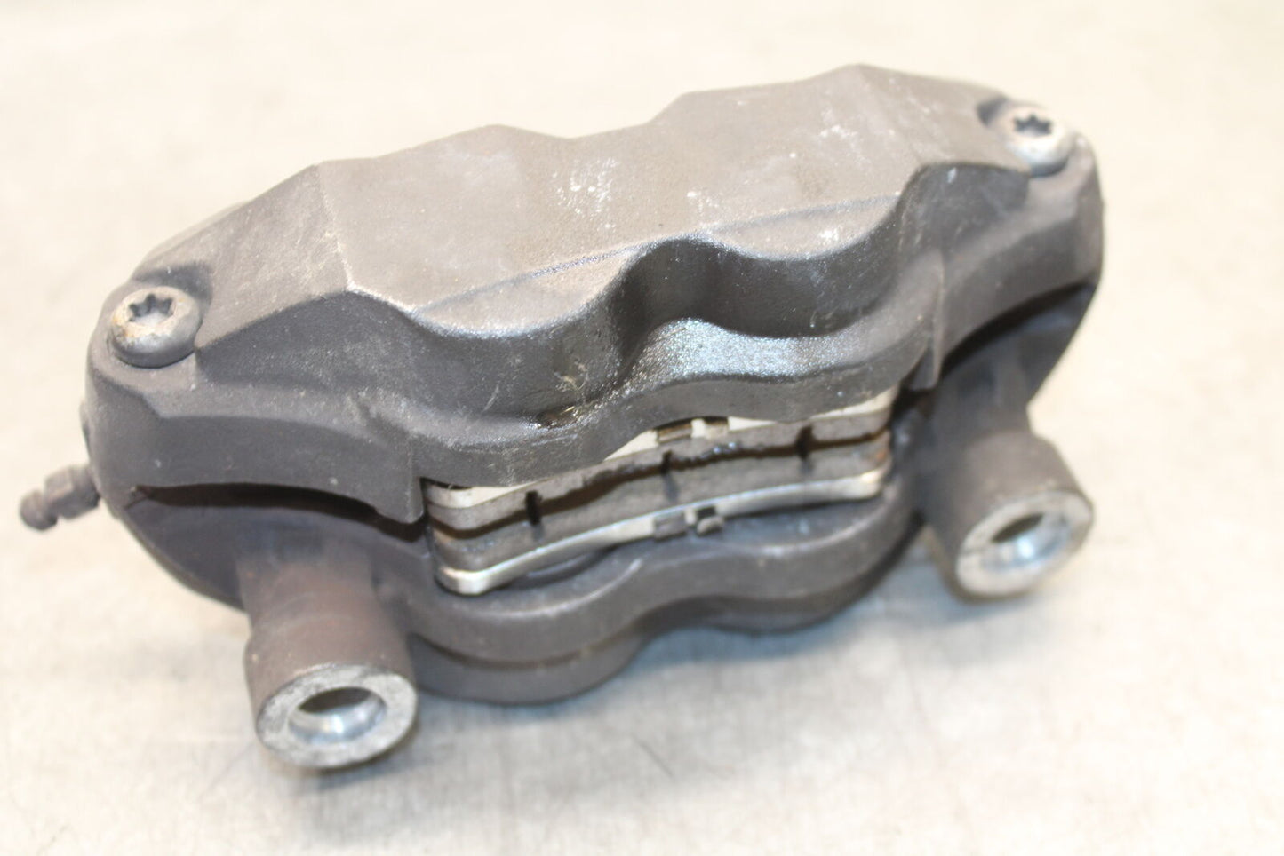 05-06 SUZUKI GSXR1000 RIGHT LEFT FRONT BRAKE CALIPER SET PAIR CALIPERS BB677