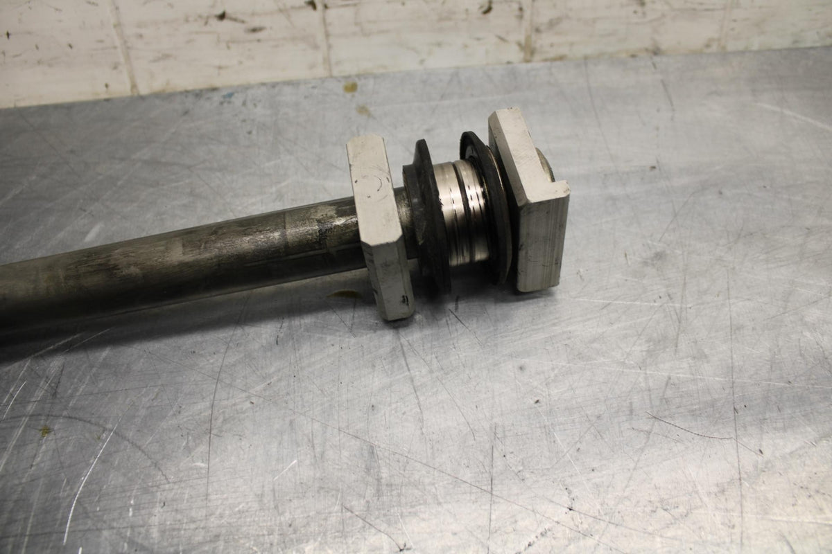 09-14 YAMAHA YZF R1 REAR AXLE WHEEL RIM PIVOT BOLT AXEL 4C8-25381-00-00  BB471