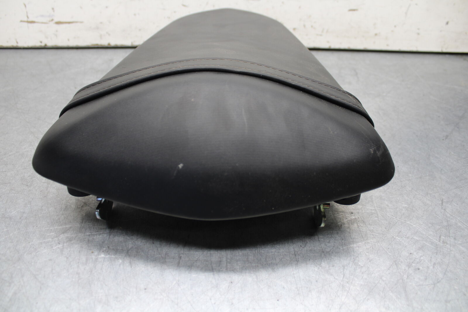 15-17 YAMAHA YZF R3 REAR BACK PASSENGER TANDEM SEAT PAD SADDLE PILLION BB651