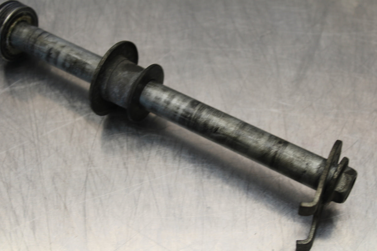 04-09 SUZUKI GS500F REAR AXLE BACK WHEEL RIM PIVOT BOLT AXEL BB165