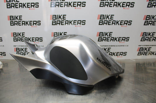 06-07 HONDA CBR1000RR GAS TANK FUEL CELL COVER FAIRING COWL BB166