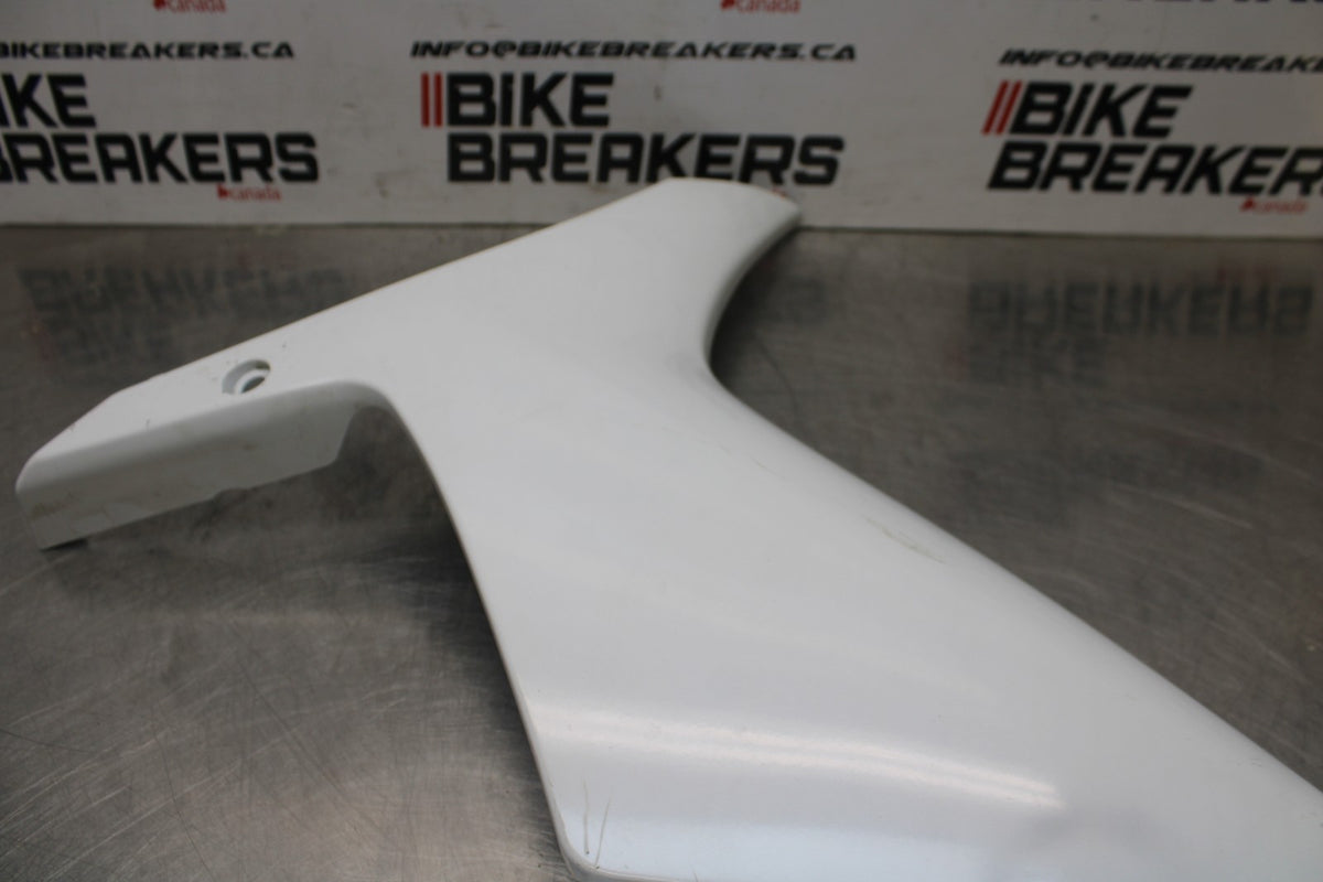 11-24 SUZUKI GSXR750 LEFT MID UPPER SIDE FAIRING COWL PLASTIC BB871