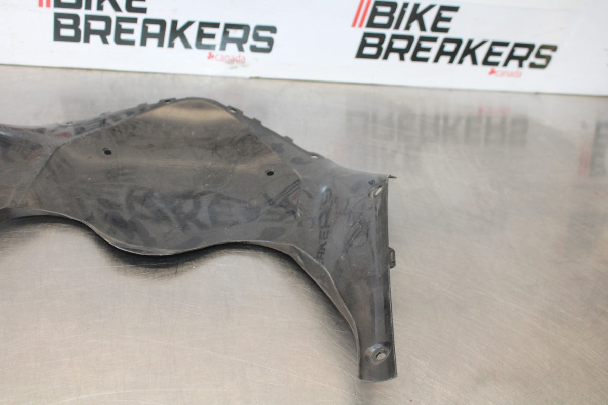 11-26 SUZUKI GSXR750 LOWER FRONT UPPER INNER HEADLIGHT COWL FAIRING  BB882
