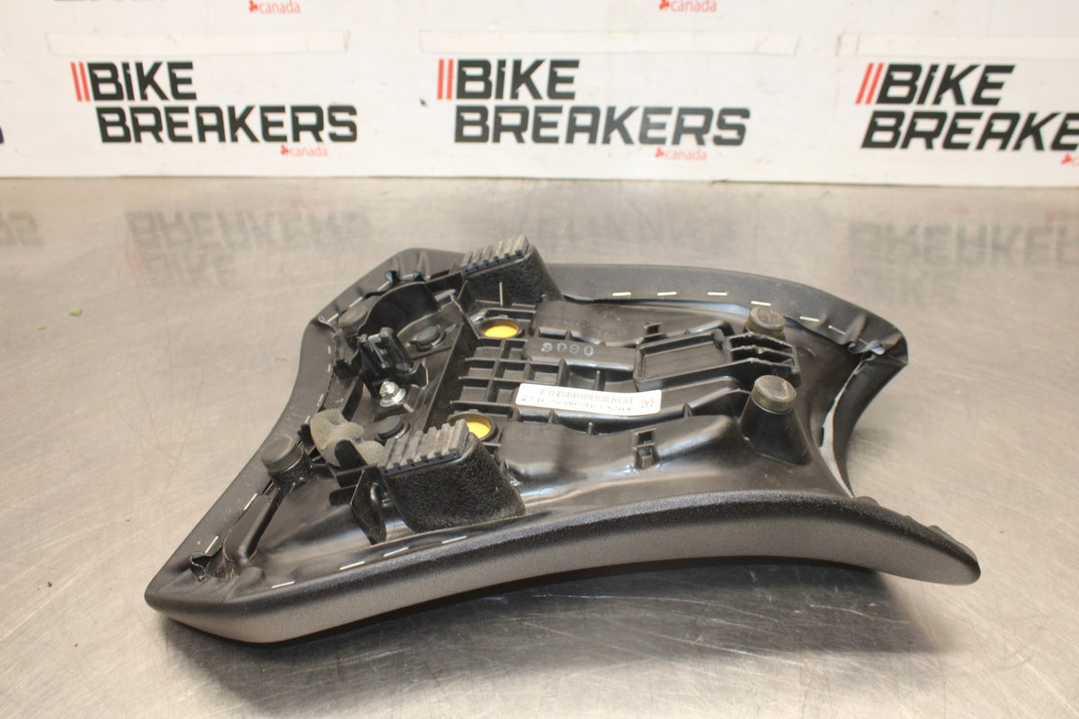 24-25 KAWASAKI NINJA ZX6R FRONT DRIVERS SEAT PAD SADDLE PILLION BB939