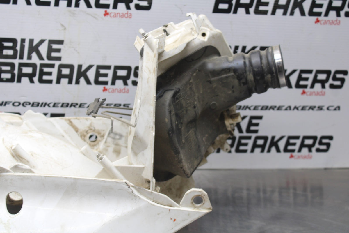 13 KTM 350 SXF AIR CLEANER FILTER BOX BB104