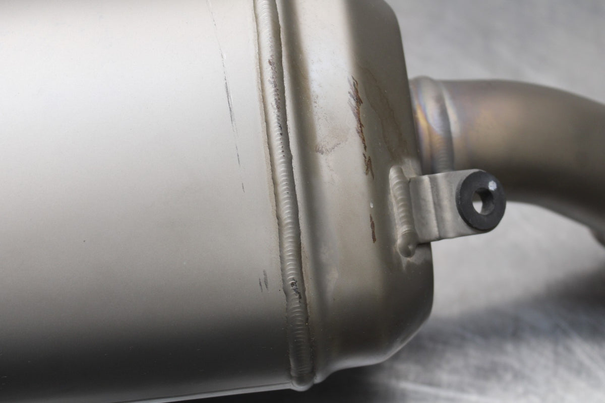 11-25 SUZUKI GSXR 600  EXHAUST PIPE MUFFLER SLIP ON CAN SILENCER BB830