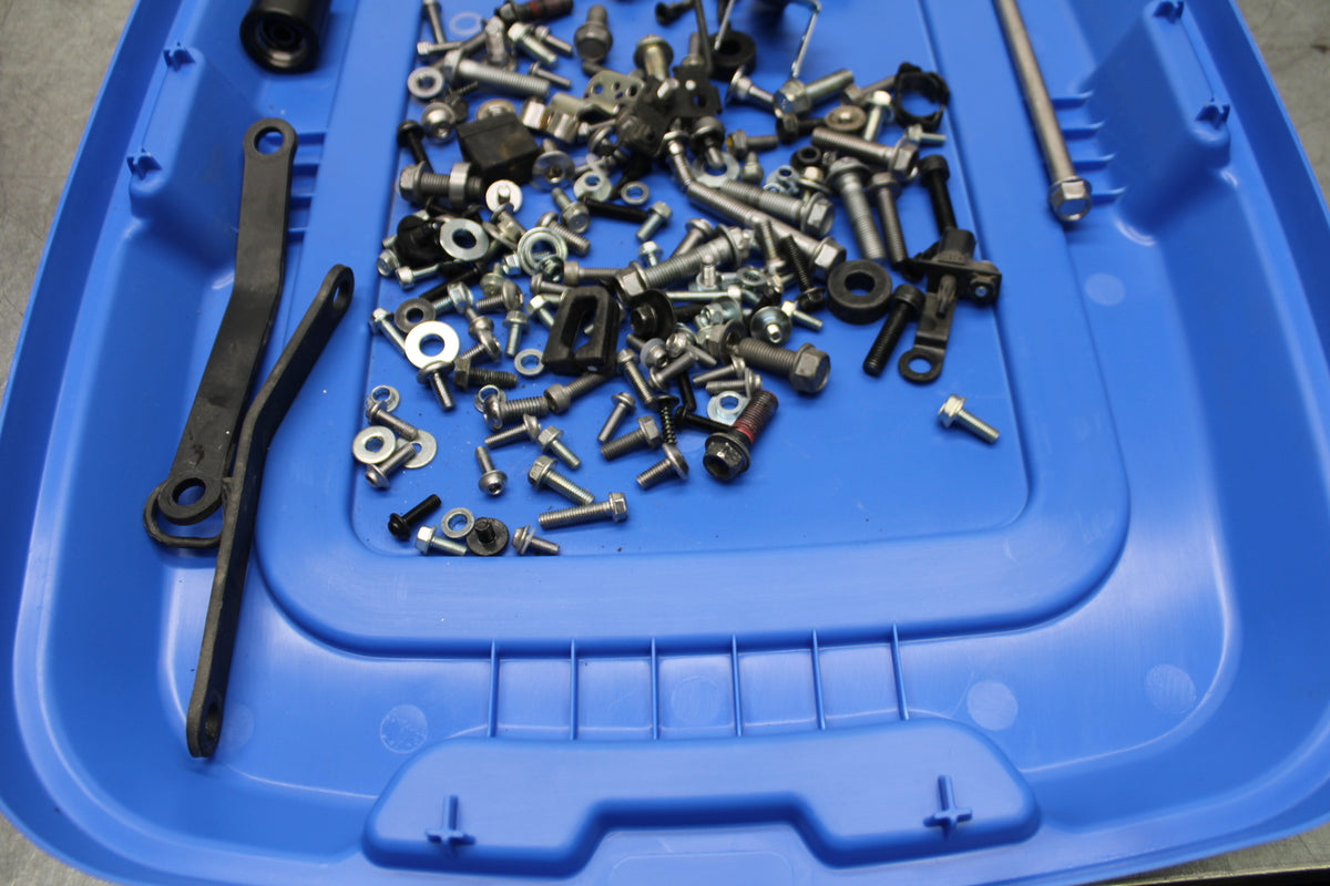 24 KAWASAKI NINJA 500 ABS MOUNTING BOLTS HARDWARE MOTOR SCREWS BB730