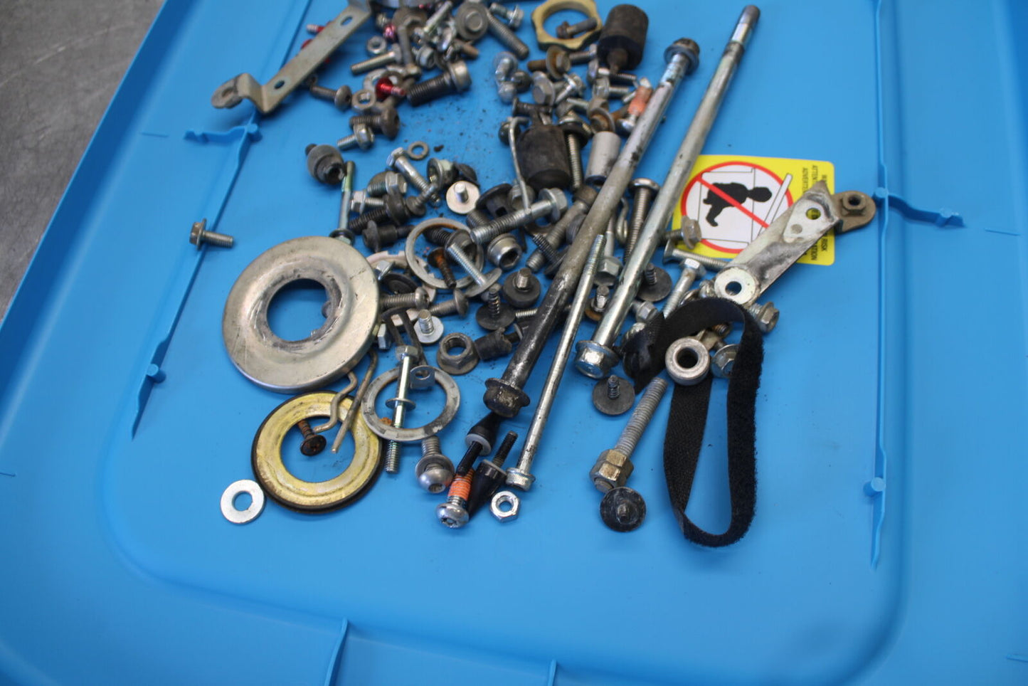 06-07 SUZUKI GSXR 600 ENGINE MOUNTING BOLTS HARDWARE MOTOR SCREWS BB694